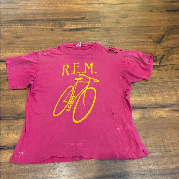 REM Vintage 1984 Little America Part 2 World Tour T Shirt Pink Destroyed Bike